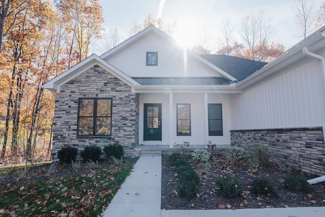 view of front of house with covered porch