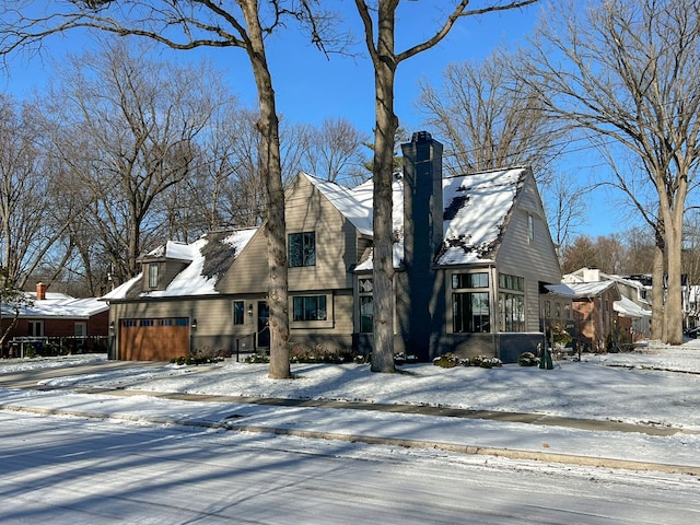 view of front facade featuring a garage