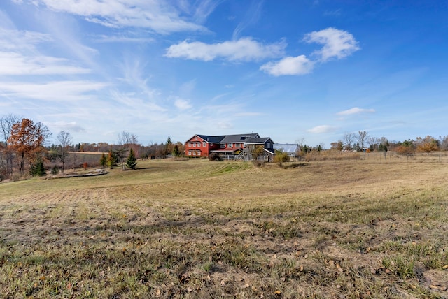 view of yard featuring a rural view