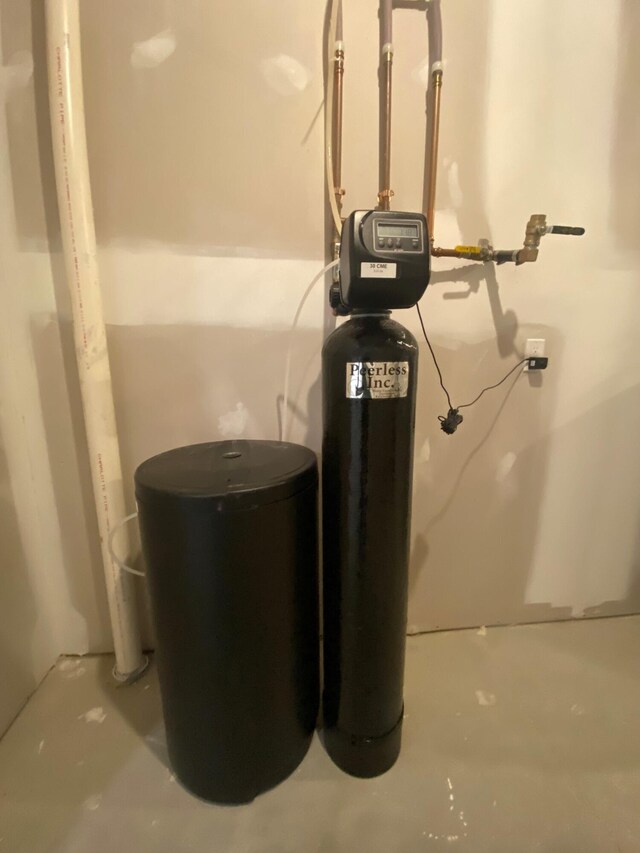 7480/7482 Head Rd, Delton, MI 49046 - view of utility room