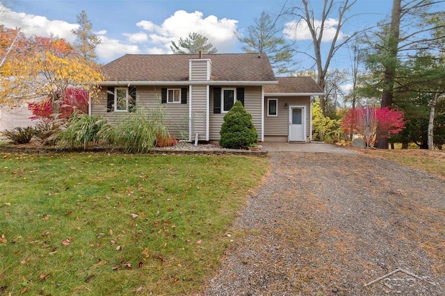 view of front of house with a front lawn