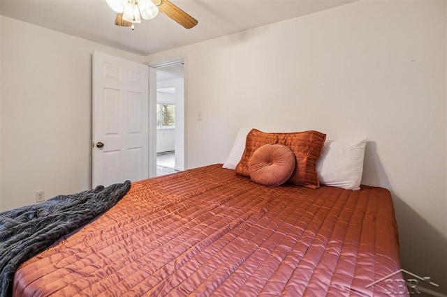 bedroom with ceiling fan