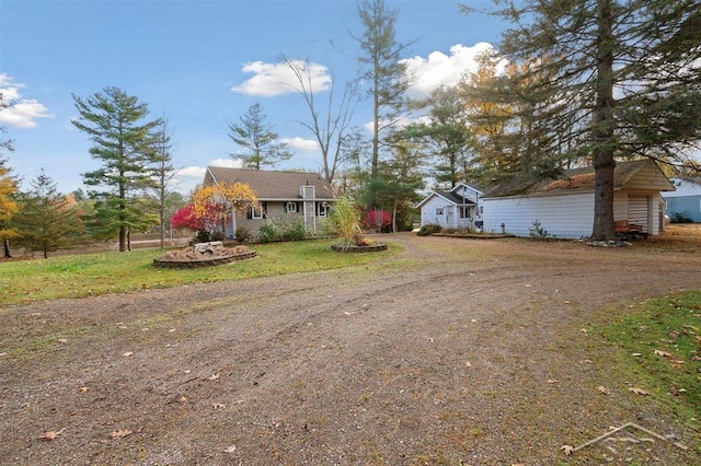 view of front of house with a front lawn