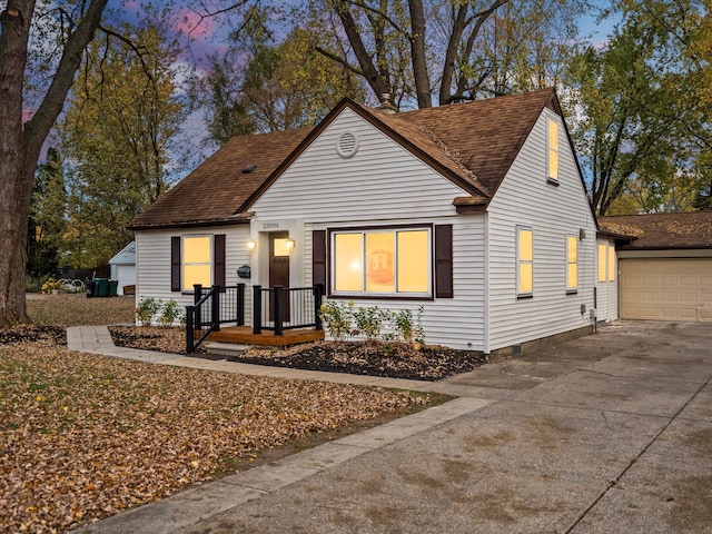 view of front facade with a garage