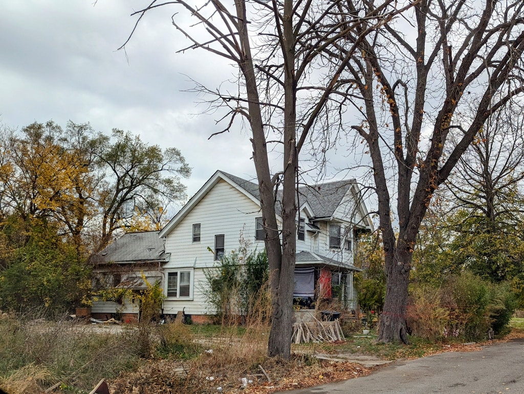 view of property exterior