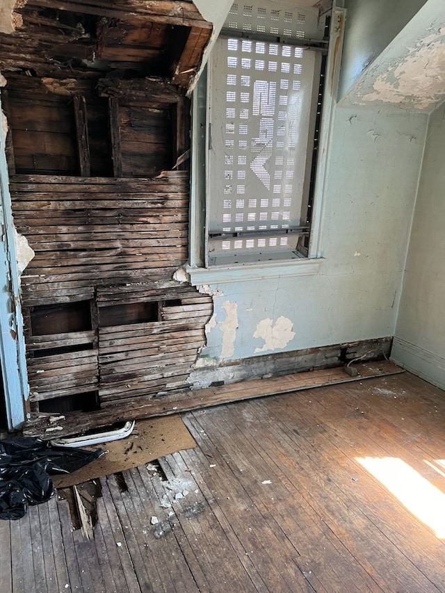 interior details with wood finished floors