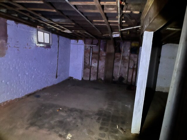 view of unfinished basement