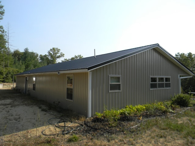 view of home's exterior