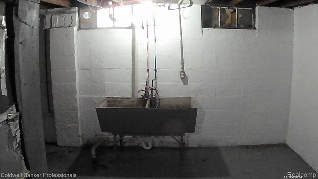 18498 Fielding St, Detroit, MI 48219 - unfinished basement featuring a sink