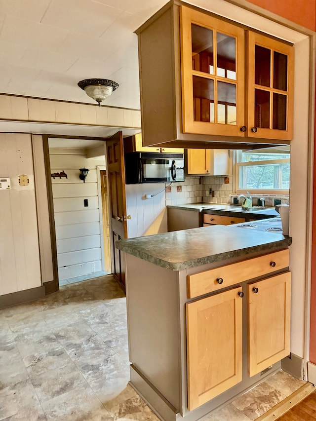 kitchen with backsplash