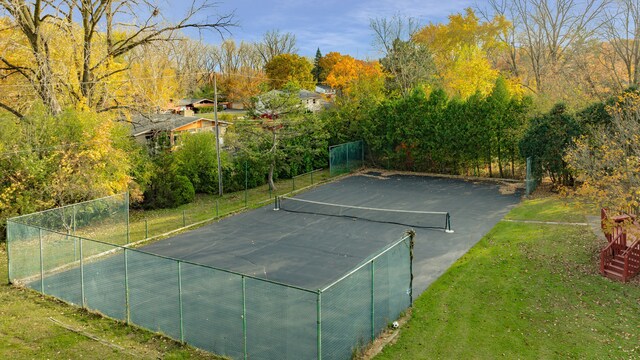 5731 Farmington Rd, West Bloomfield, MI 48322 - view of tennis court