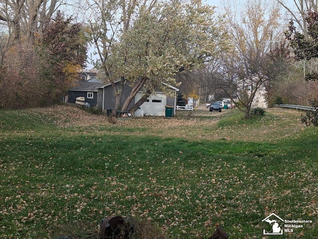 36168 Ruth St, Rockwood, MI 48173