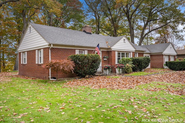 view of front of house with a front yard