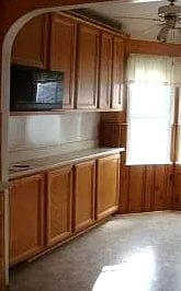 kitchen with ceiling fan