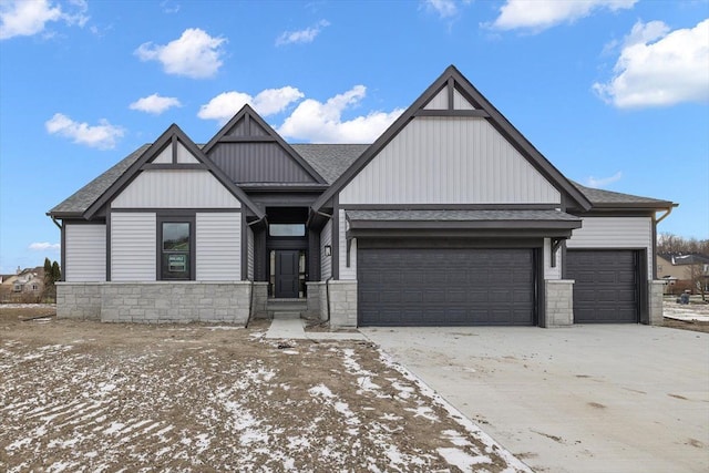 view of front facade with a garage