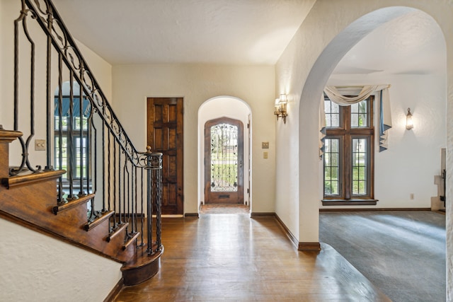 entryway featuring carpet