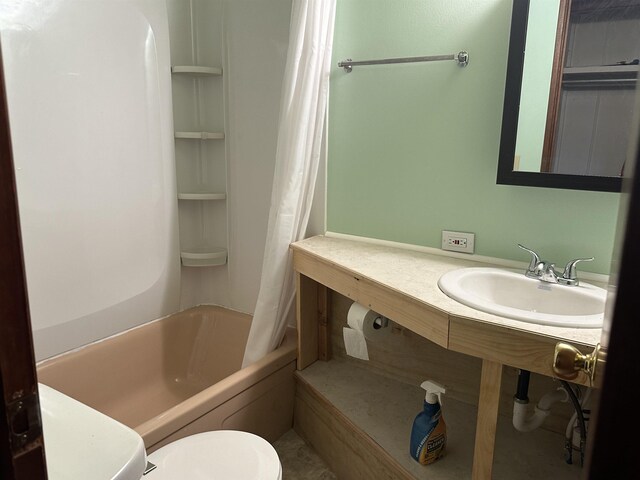 4465 Filter Rd, Harrison, MI 48625 - full bathroom featuring a sink, shower / bath combination with curtain, and toilet