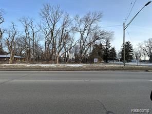 2830 Dixie, Waterford, MI 48328