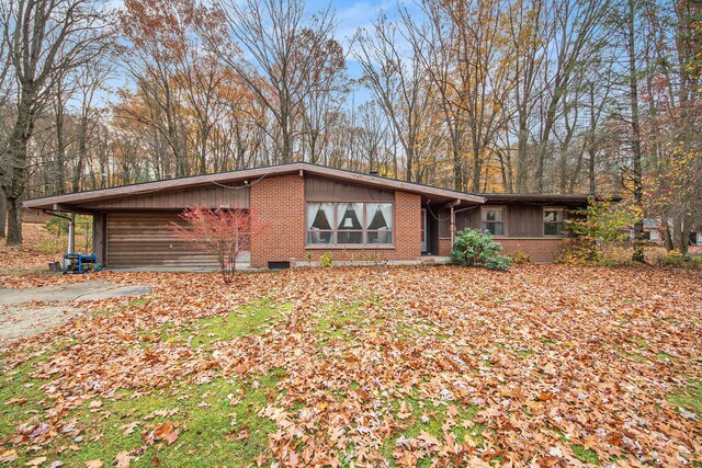 288 E 88th St, Newaygo, MI 49337 - mid-century modern home with brick siding