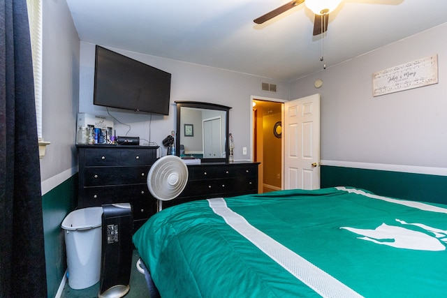 bedroom featuring ceiling fan