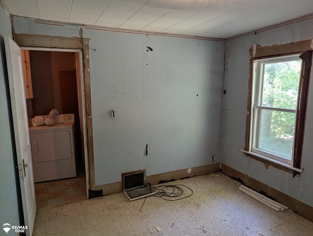 spare room featuring washer / dryer