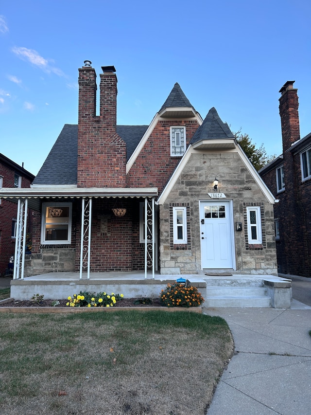 view of front of home featuring a porch