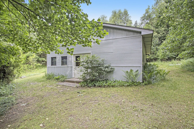 16460 15 Mile Rd, Marshall, MI 49068 - view of side of home with a lawn
