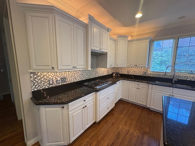 755 Majestic, Rochester Hills, MI 48306 - kitchen with stainless steel gas cooktop, backsplash, dark wood-style floors, and a sink
