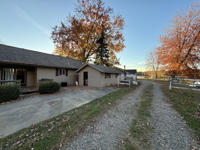 382 W Russell Dr, Coldwater, MI 49036 - photo 2