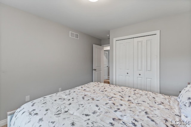 bedroom with a closet