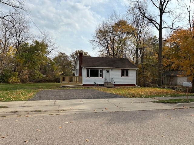 view of front of home with a front yard