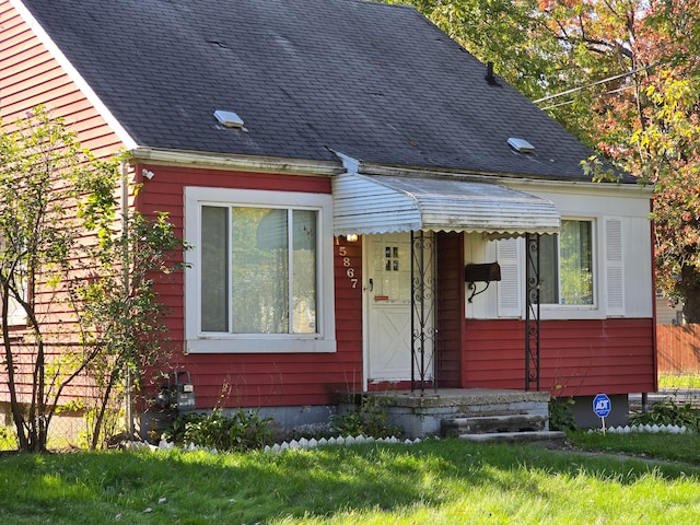 view of front facade