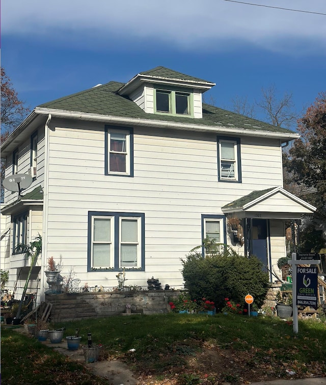 1707 E Stockbridge Ave, Kalamazoo, MI 49001 - view of front of property featuring a shingled roof