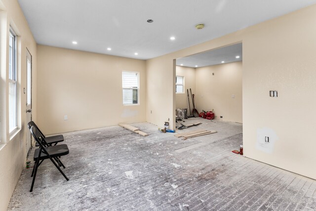 5393 Seebaldt St, Detroit, MI 48204 - spare room featuring recessed lighting and a smoke detector