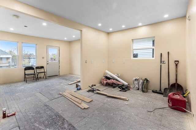 5393 Seebaldt St, Detroit, MI 48204 - spare room with plenty of natural light and recessed lighting