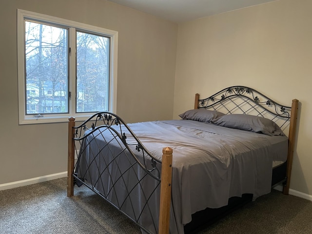 bedroom with carpet flooring