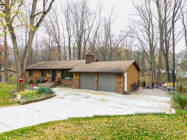 view of front facade featuring a garage