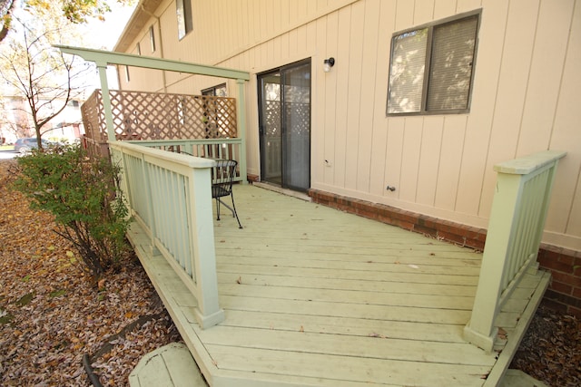 40831 Highpointe Dr, Clinton Township, MI 48038 - view of wooden terrace