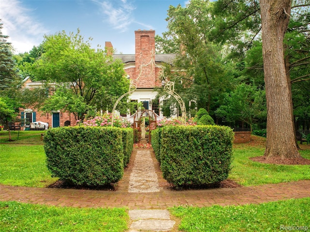 6230 Winkler Mill Rd, Rochester Hills, MI 48306 - surrounding community with a lawn