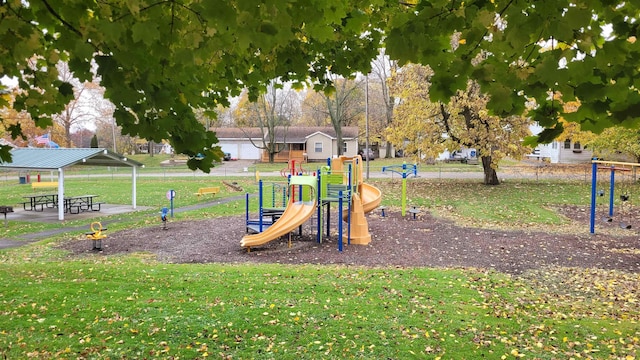 931 Hughes Ave, Flint, MI 48503 - communal playground featuring a yard