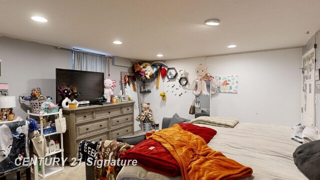 527 Leland St, Flushing, MI 48433 - carpeted bedroom with recessed lighting