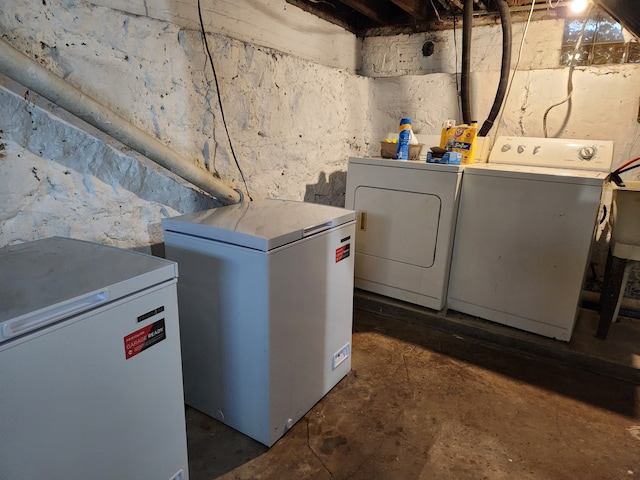 110 Whittemore St, Pontiac, MI 48342 - washroom with separate washer and dryer
