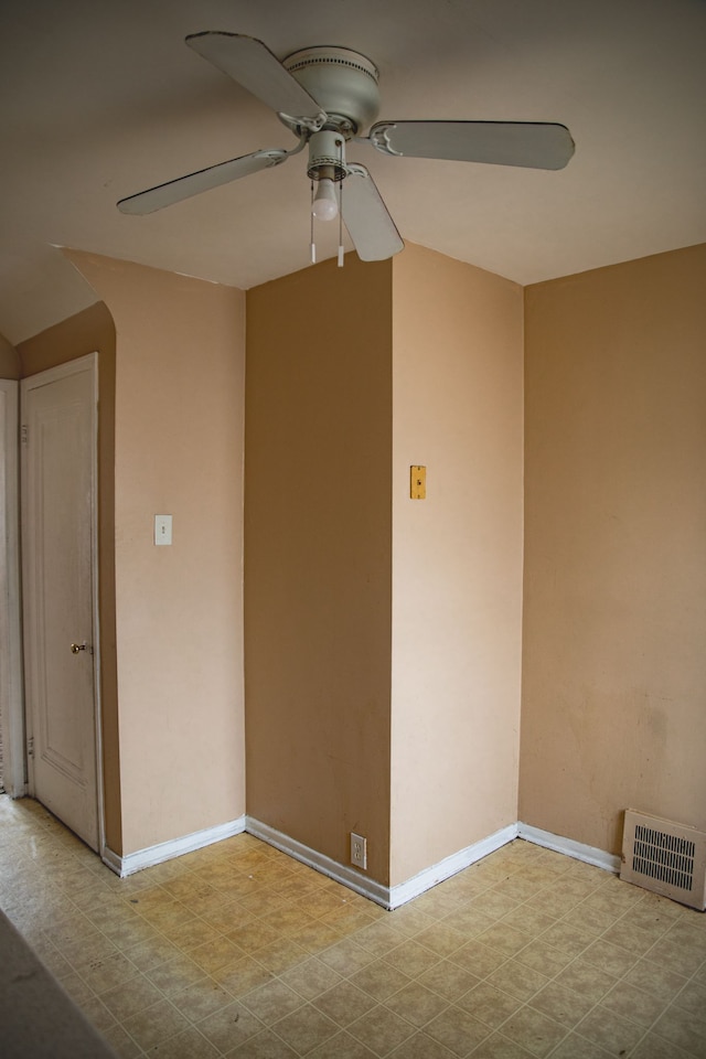 unfurnished room featuring ceiling fan