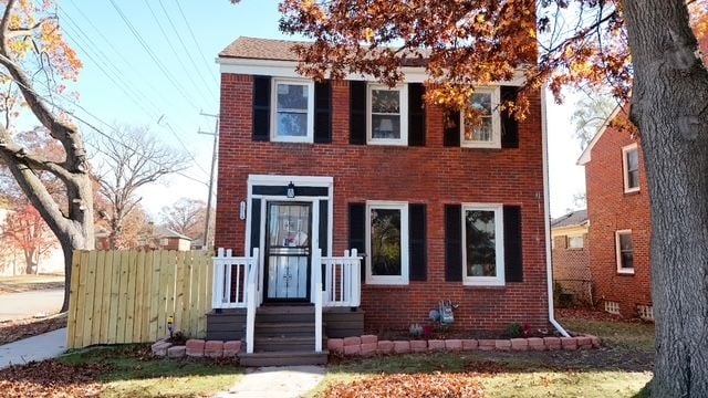 view of front of house