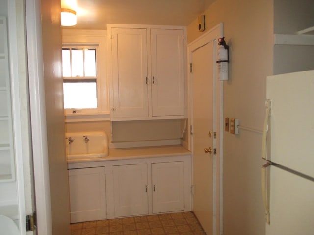 bathroom with sink