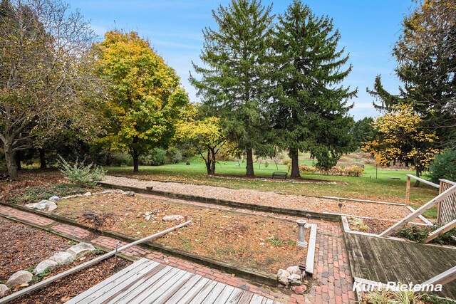 3205 Lakeshore Dr, Saint Joseph, MI 49085 - view of yard