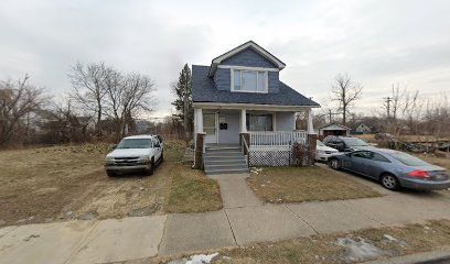 bungalow-style home with covered porch