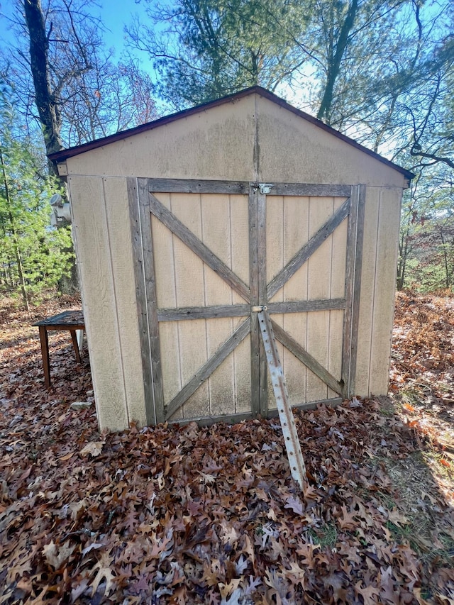 view of outbuilding