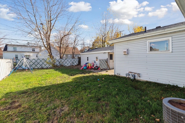 view of yard featuring cooling unit