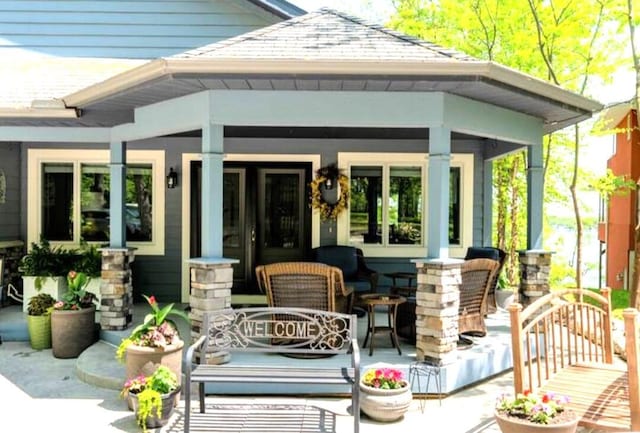 view of patio with outdoor dining space